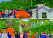 Wujud Kemanunggalan, TNI dan Disbunnak Tanggamus Gotong Royong Bersihkan Pantai Muara Indah